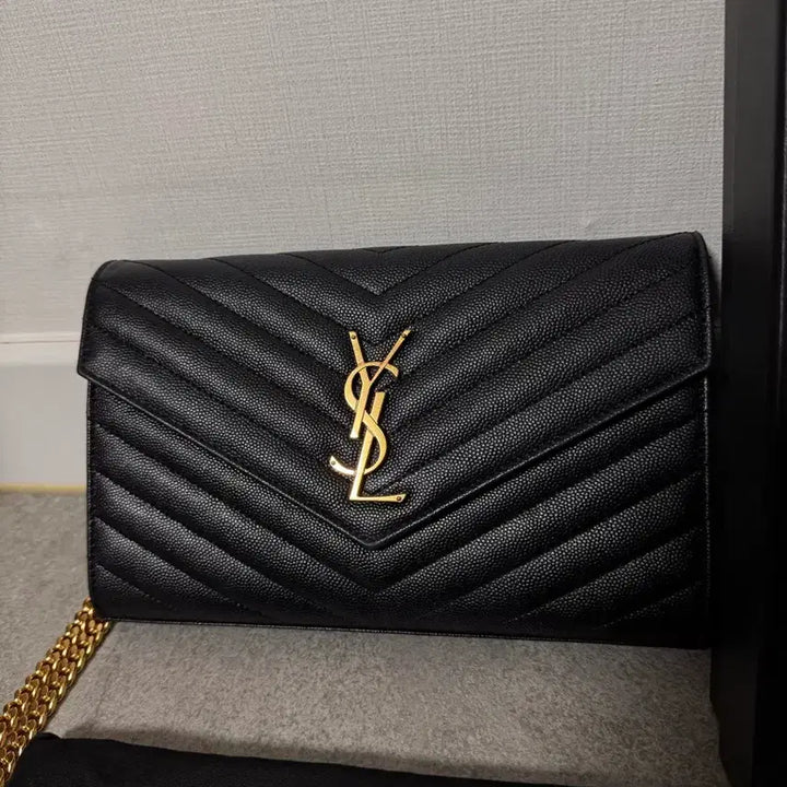 [BUNJANG] Saint Laurent Envelope Chain Shoulder Bag / 생로랑 엔벨로프 체인 숄더백 (모델명742920 BOW01 1000
