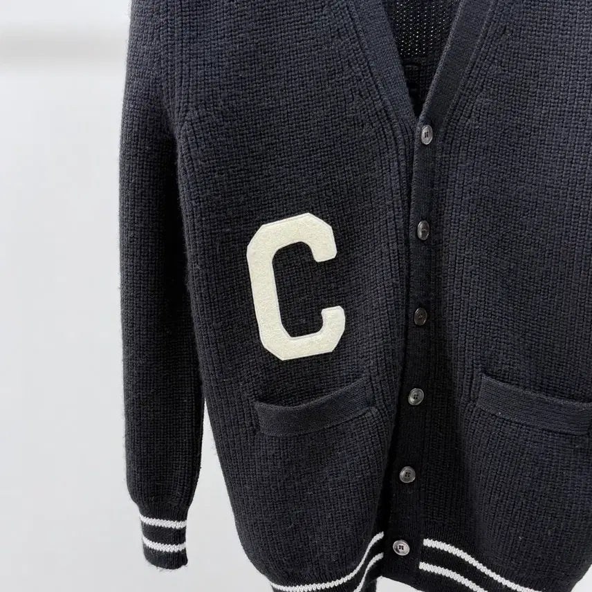 [SOLD OUT] [S+급/M] 24FW 셀린느 C로고 컬리지 가디건 블랙
