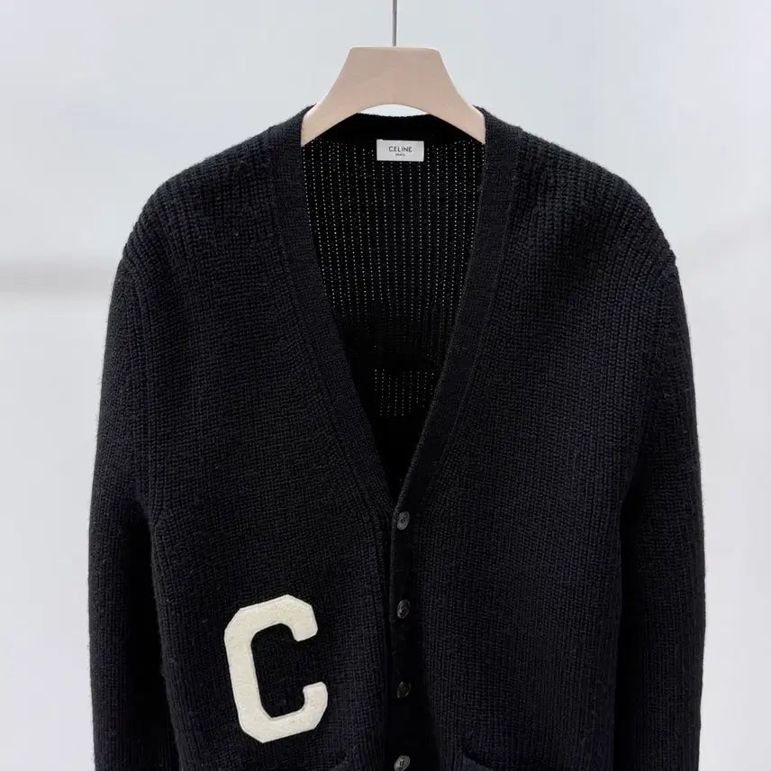 [SOLD OUT] [S+급/M] 24FW 셀린느 C로고 컬리지 가디건 블랙