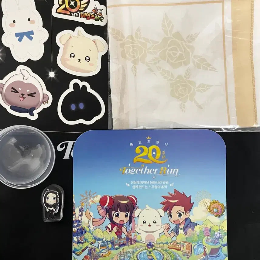 [BUNJANG] Tales Runner Celia 20th Anniversary Event Goods Set / 테일즈런너 20주년 행사 굿즈 (셀리아 아크릴+스티커+손수건+부채)