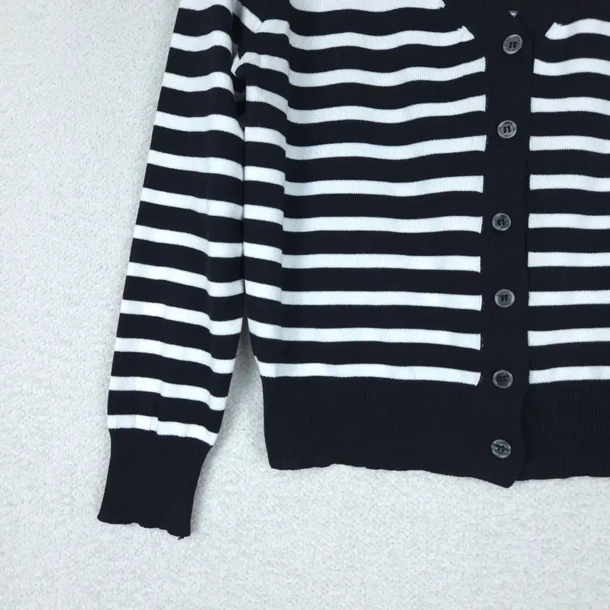 [BUNJANG] Striped V-Neck Cardigan (Black/White) / 여성 스트라이프 브이넥 가디건 블랙/화이트(44~55)
