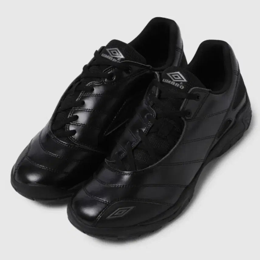 [BUNJANG] Umbro Cleat Shoes (Size 280) / 엄브로 클리트 신발 (280)
