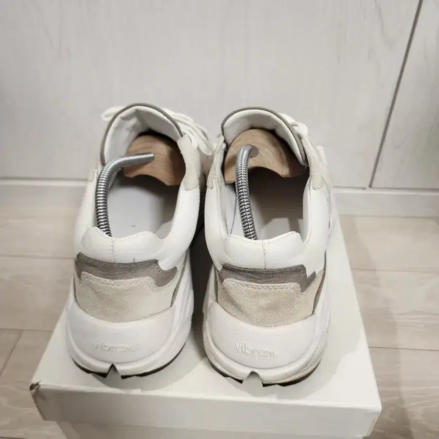 [SOLD OUT] Vince 빈스 비브람 EASTSIDE 이스트사이드 화이트 레더 스니커즈