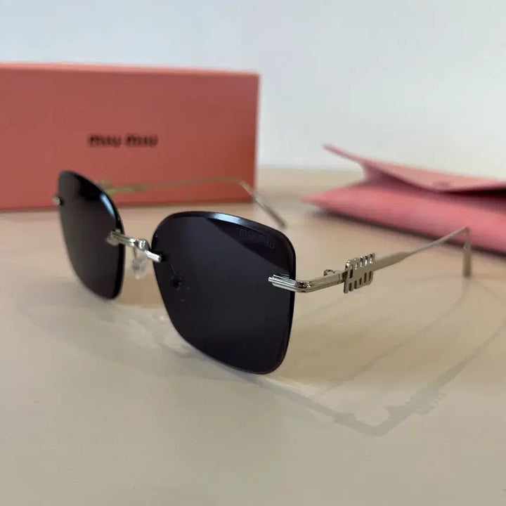 [BUNJANG] Miu Miu Tinted Sunglasses / 미우미우 블랙 틴트 선글라스