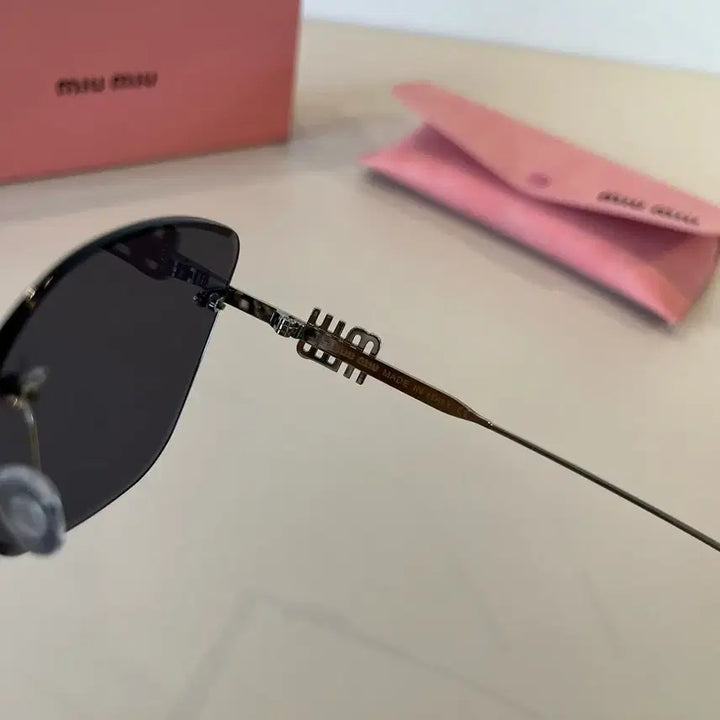 [BUNJANG] Miu Miu Tinted Sunglasses / 미우미우 블랙 틴트 선글라스