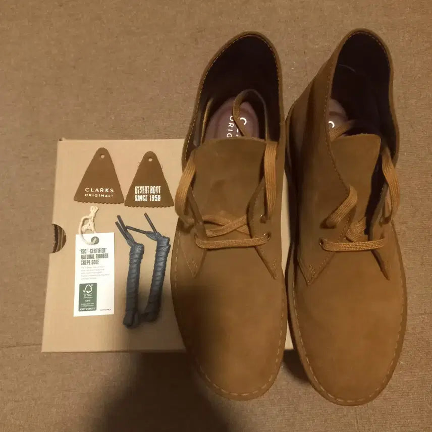 [BUNJANG] Clarks Desert Boots UK7.5 (260-265) Colas Suede / 클락스 데저트 부츠 (260, 265) UK7.5 / 콜라 스웨이드