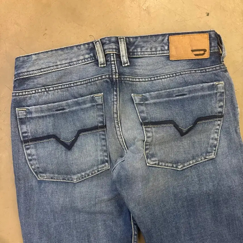 [BUNJANG] Diesel Bootcut Washed Denim Jeans / 디젤 부츠컷 워싱 데님 32