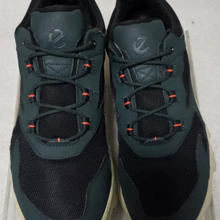 [SOLD OUT] 에코 ECCO 고어텍스 MX 로우 스니커즈 남성 290~295