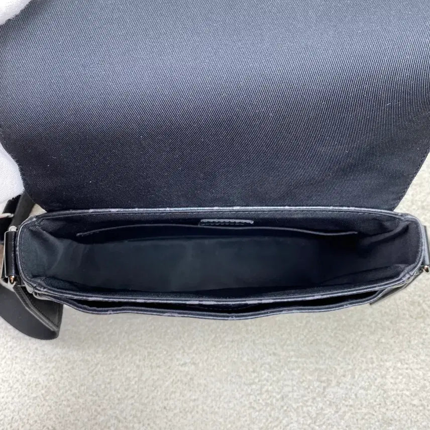 [BUNJANG] Louis Vuitton District PM Messenger Bag / 루이비통 메신저백 디스트릭트 pm