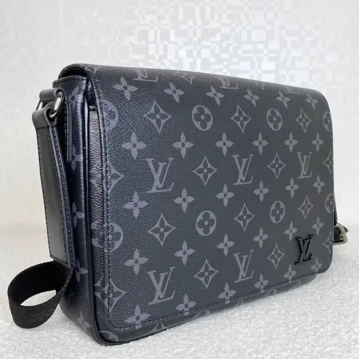 [BUNJANG] Louis Vuitton District PM Messenger Bag / 루이비통 메신저백 디스트릭트 pm