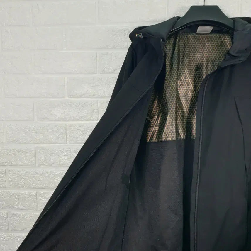 [BUNJANG] Puma Functional Windbreaker Jacket / [105]푸마 기능성 바람막이 자켓