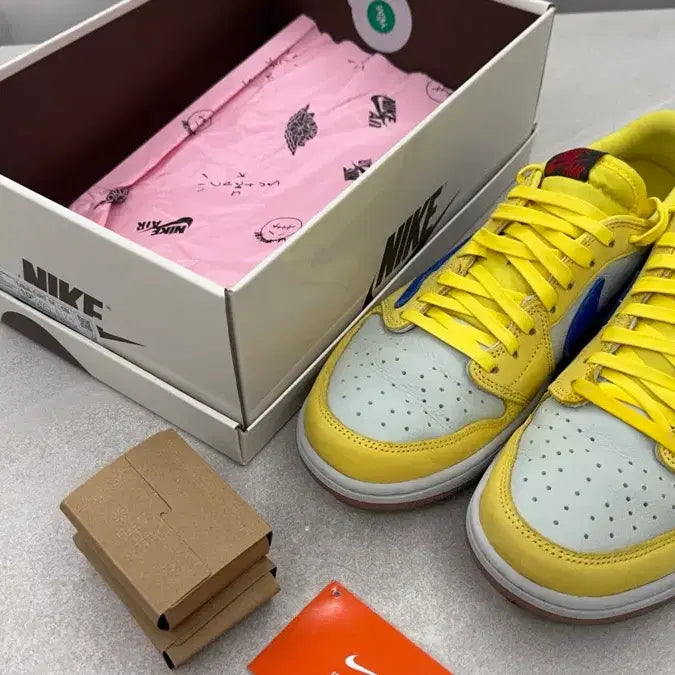 [BUNJANG] Nike Travis Scott Canary Low Sneakers / 조던1 트레비스 스캇 카나리 로우