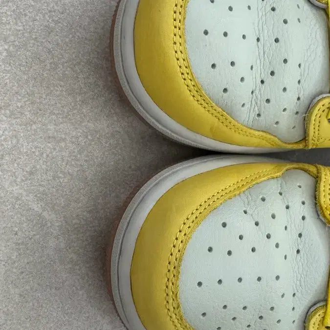 [BUNJANG] Nike Travis Scott Canary Low Sneakers / 조던1 트레비스 스캇 카나리 로우