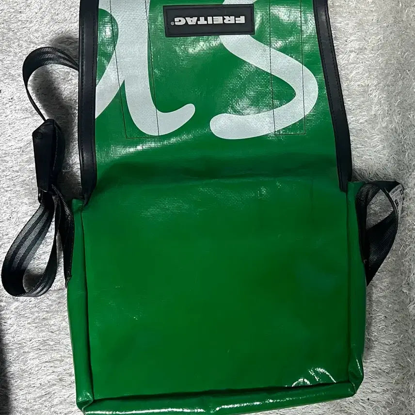 [BUNJANG] Freitag Crossbody Bag / Freitag 크로스백 그린