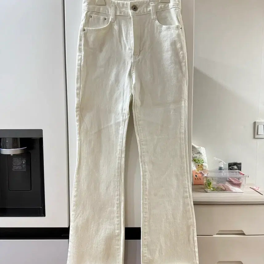 [BUNJANG] High-Waisted Cream Ivory Bootcut Denim Pants / 5/26까지 미착용 세제품 하이웨스트 크림아이보리 부츠컷 데님팬츠