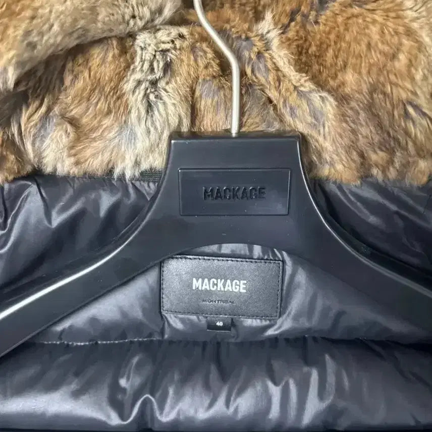 [BUNJANG] Mackage Dixon Raccoon Fur Hood Down Padded Jacket Black / 맥케이지 딕슨 라쿤퍼 후드 다운패딩 블랙 DIXON F 40