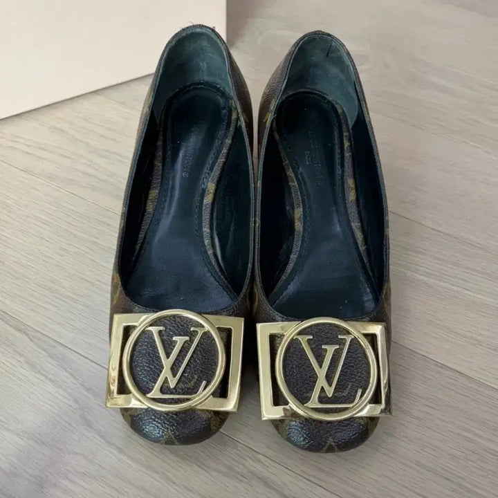 [BUNJANG] Louis Vuitton Monogram Pumps (Size 225) / 루이비통 모노그램  폄프스 35 (한국사이즈 225)