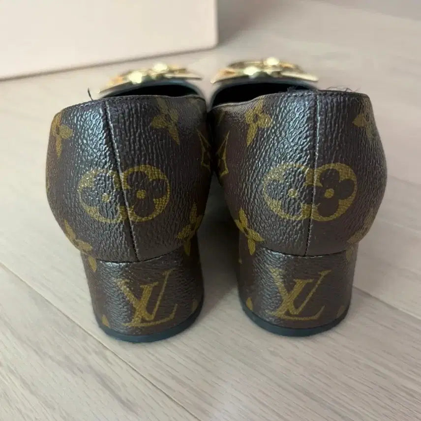 [BUNJANG] Louis Vuitton Monogram Pumps (Size 225) / 루이비통 모노그램  폄프스 35 (한국사이즈 225)