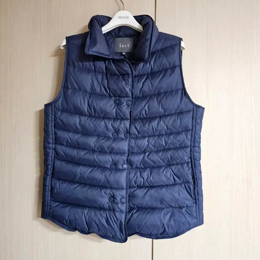 [BUNJANG] Izel Women's Navy Padded Vest 55 Size / izel 여자 남색 패딩조끼 55사이즈 전후