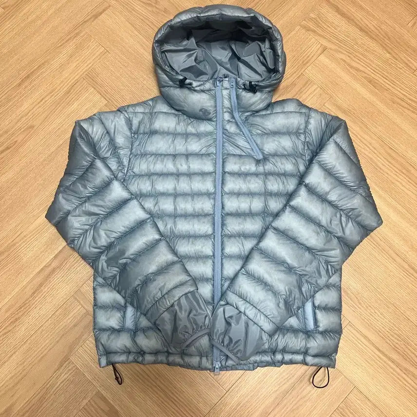 [BUNJANG] Sansan Gearuffix Padding Sky Blue Size 1 / (택포20) 산산기어 서픽스 패딩 1사이즈 24FW 스카이블루