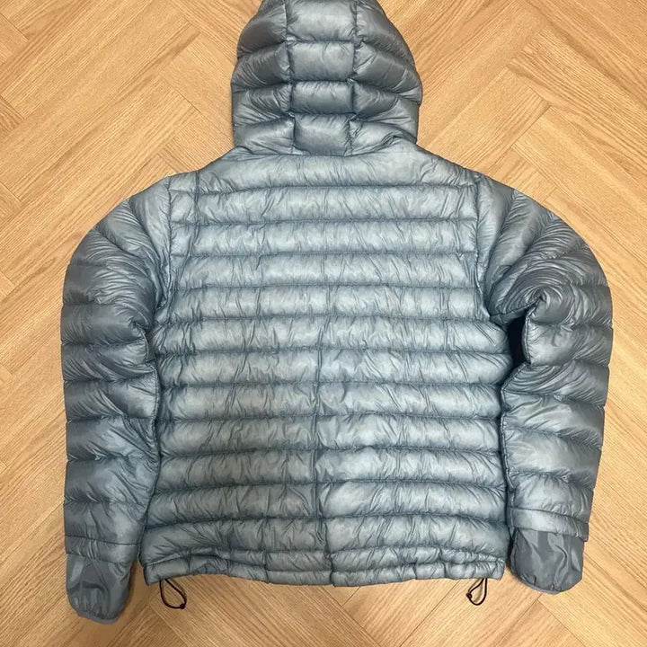 [BUNJANG] Sansan Gearuffix Padding Sky Blue Size 1 / (택포20) 산산기어 서픽스 패딩 1사이즈 24FW 스카이블루