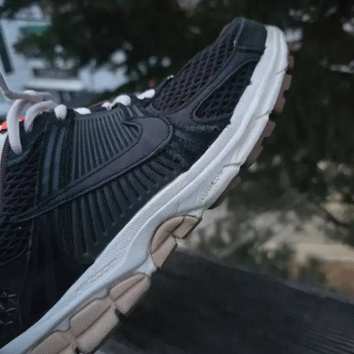 [BUNJANG] Nike Zoom Vomero 5 Black Sneakers / 나이키 줌 보메로 5 블랙 w275(265-270)