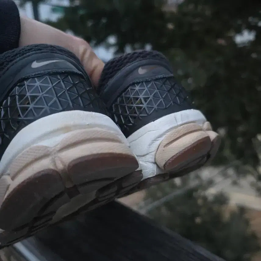 [BUNJANG] Nike Zoom Vomero 5 Black Sneakers / 나이키 줌 보메로 5 블랙 w275(265-270)