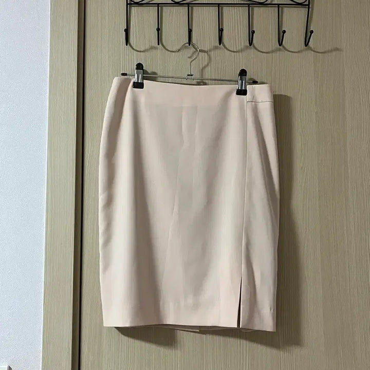 [BUNJANG] Rian New York Pink H-Line Midi Skirt / (새상품) 리안뉴욕 연핑크 h라인 미디 스커트 정장 오피스룩 하객룩