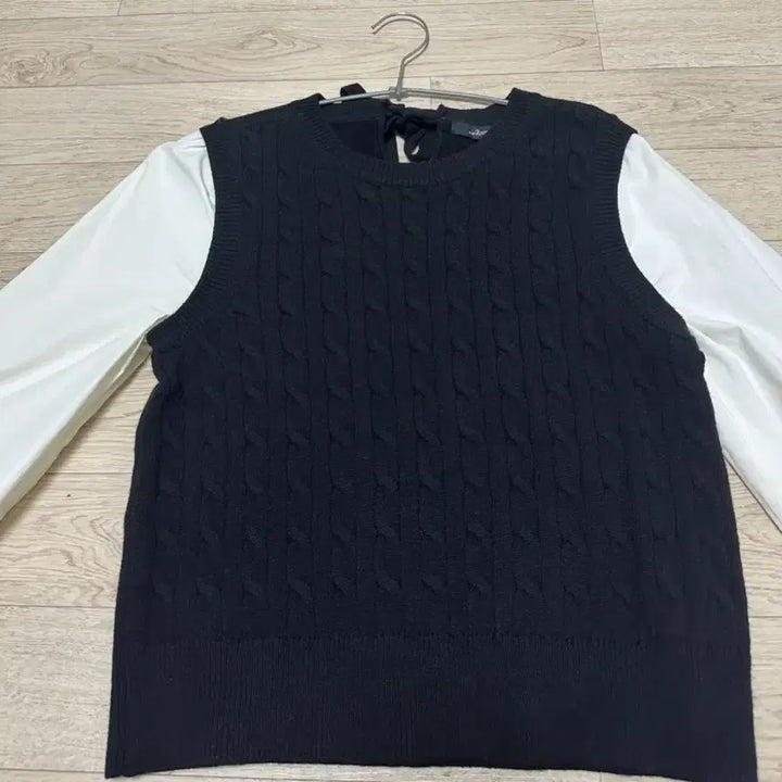 [BUNJANG] ROM Woven Matching Vest Pullover / 로엠 우븐매칭 조끼 풀오버