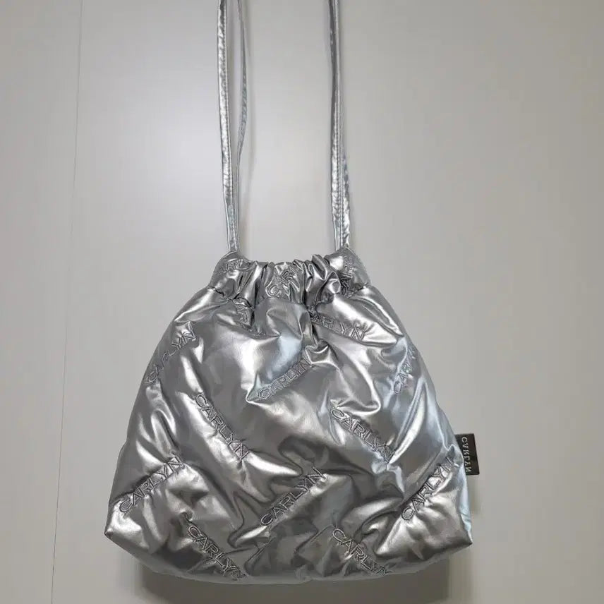 [BUNJANG] CARLYN Drawstring Bag / 폼나는 칼린(CARLYN) 드로우스트링 백 새제품급