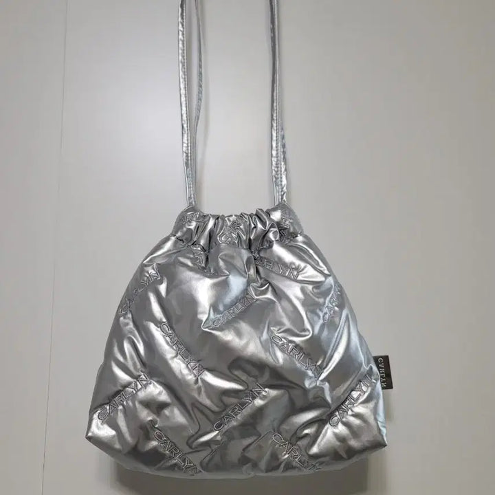[BUNJANG] CARLYN Drawstring Bag / 폼나는 칼린(CARLYN) 드로우스트링 백 새제품급