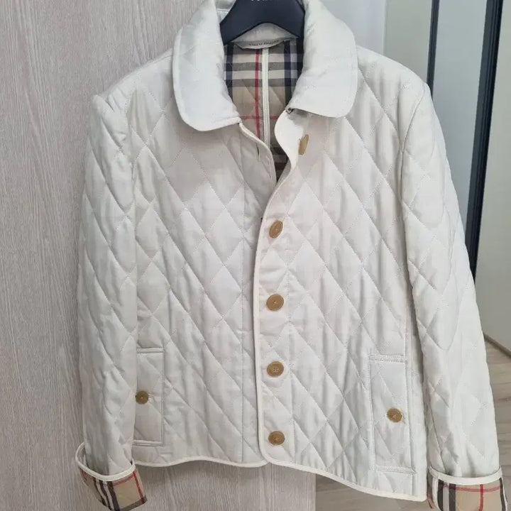 [BUNJANG] Burberry Quilted Jacket Ivory / 버버리 퀼팅 자켓 아이보리