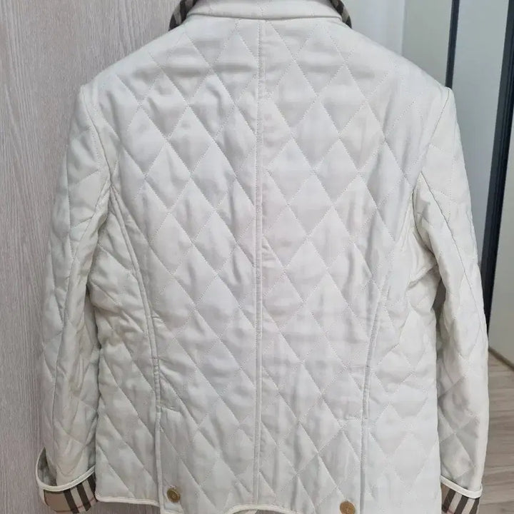 [BUNJANG] Burberry Quilted Jacket Ivory / 버버리 퀼팅 자켓 아이보리