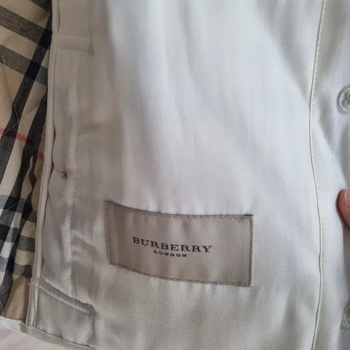 [BUNJANG] Burberry Quilted Jacket Ivory / 버버리 퀼팅 자켓 아이보리