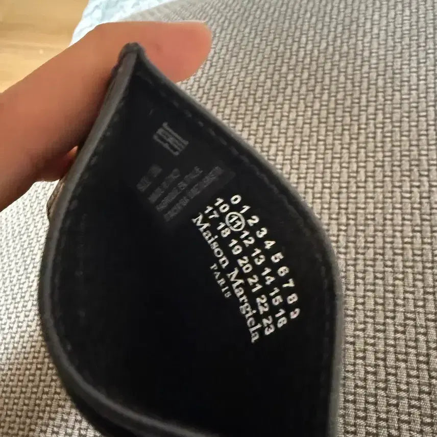 [BUNJANG] Maison Margiela Card Holder Black / 메종 마르지엘라 스티치 카드 홀더 블랙