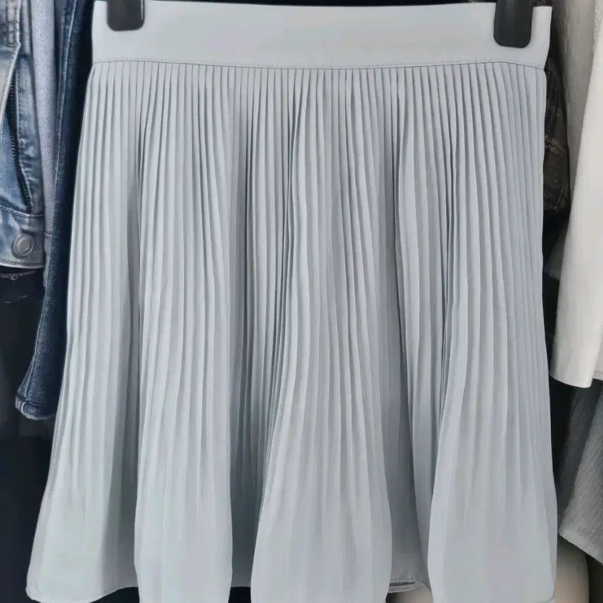 [BUNJANG] Sky Blue Pleated Mini Skirt / 하늘색 플리츠 미니스커트