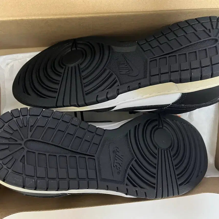 [BUNJANG] Nike Dunk Low Retro Panda (DD1391-100) Sneakers / 나이키 덩크 로우 레트로 범고래(DD1391-100) 260