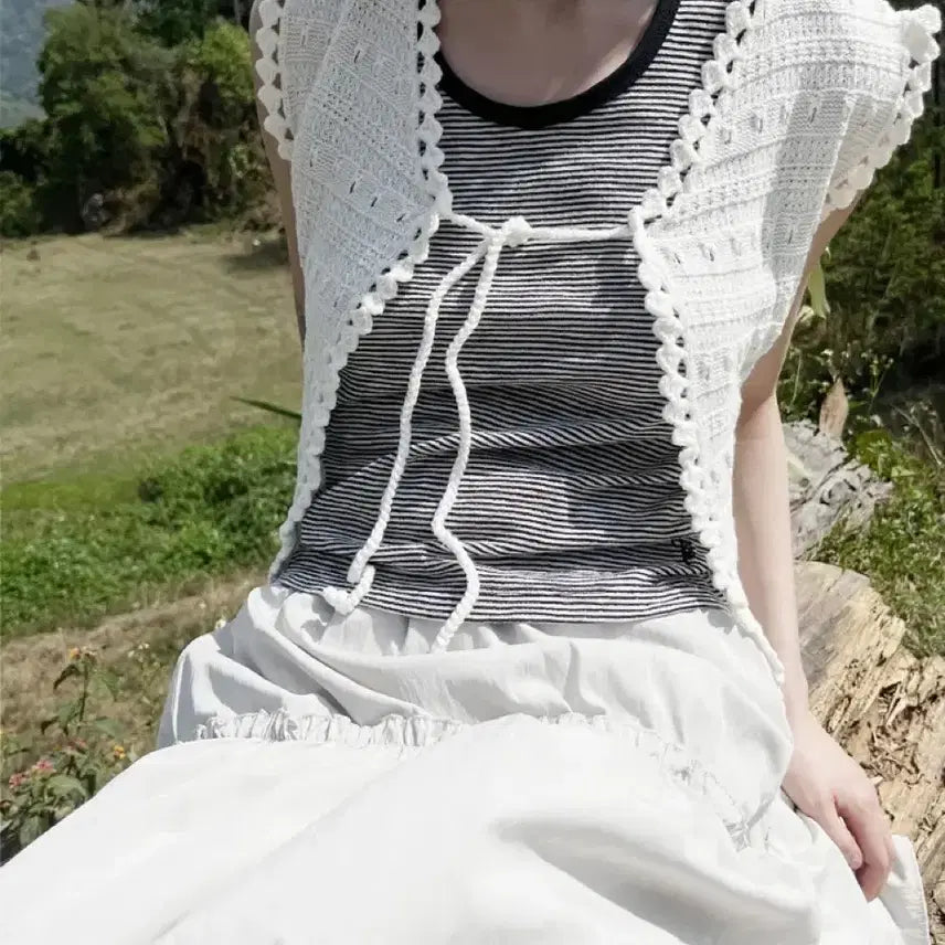 [BUNJANG] Kim Ah-Obb Lace Knit Vest Ivory / 김아홉 레이스 니트 조끼 아이보리