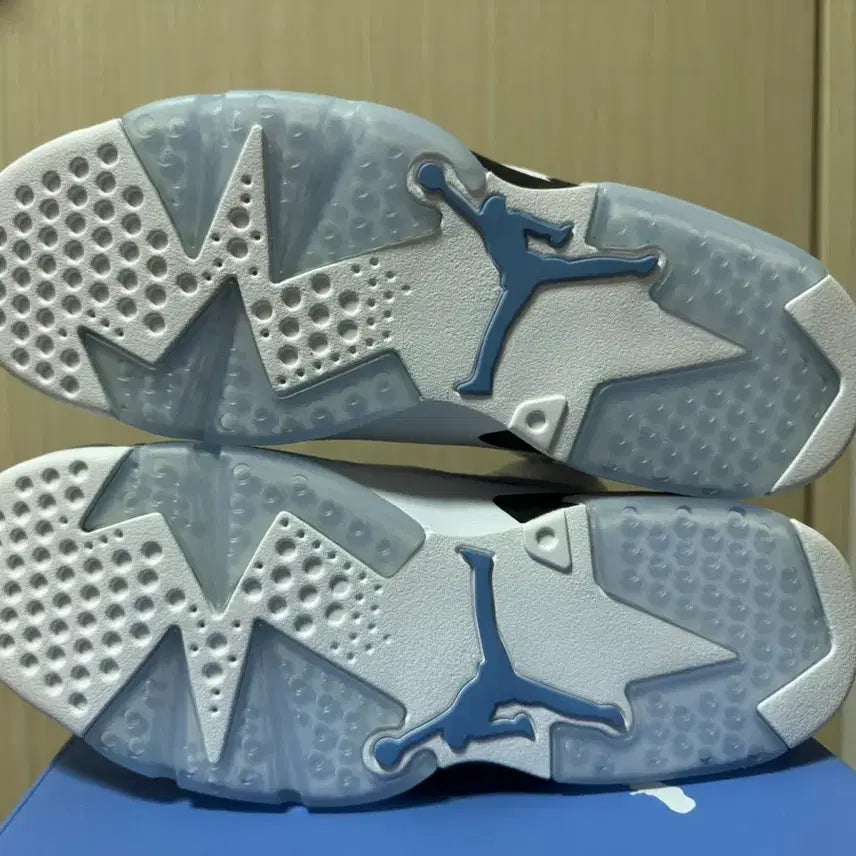 [BUNJANG] Nike Jordan 6 University Blue Sneakers / 조던6 유니버시티 블루 265 새상품