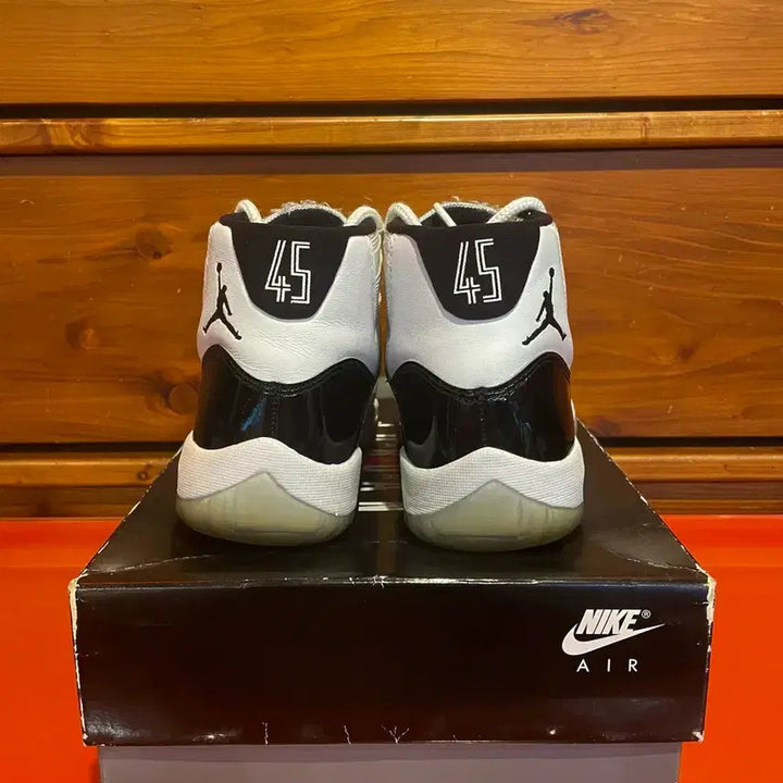 [BUNJANG] Nike Jordan 11 Concord Sneakers / [250]나이키 조던11 콩코드