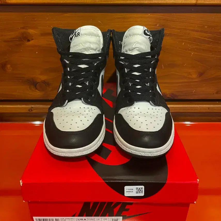 [BUNJANG] Nike Jordan 1 High Panda Black White Sneakers / [250]나이키 조던1 하이 범고래