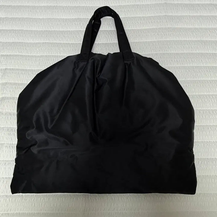 [SOLD OUT] 꼼데가르송 빅 나일론 패딩 가마구찌 토트백