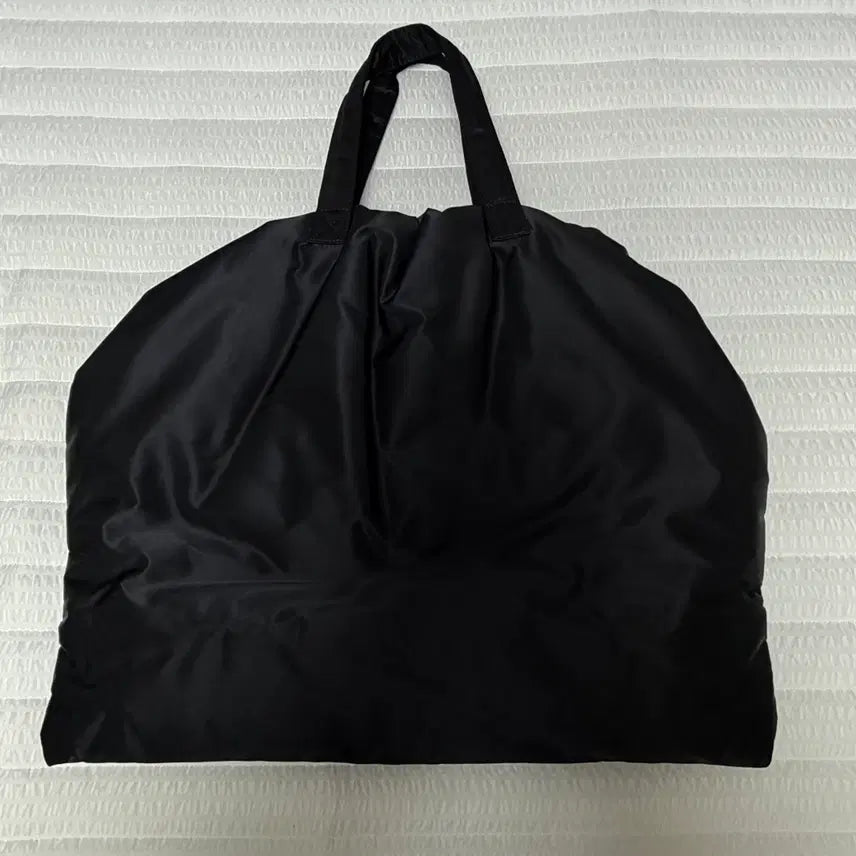[SOLD OUT] 꼼데가르송 빅 나일론 패딩 가마구찌 토트백