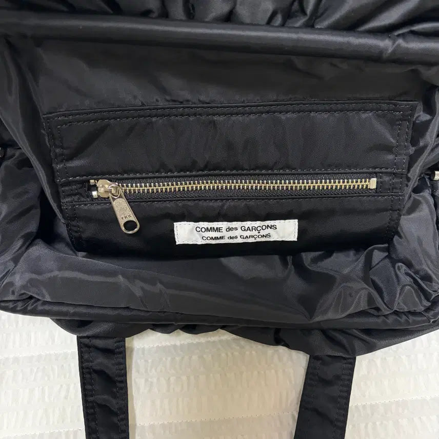 [SOLD OUT] 꼼데가르송 빅 나일론 패딩 가마구찌 토트백