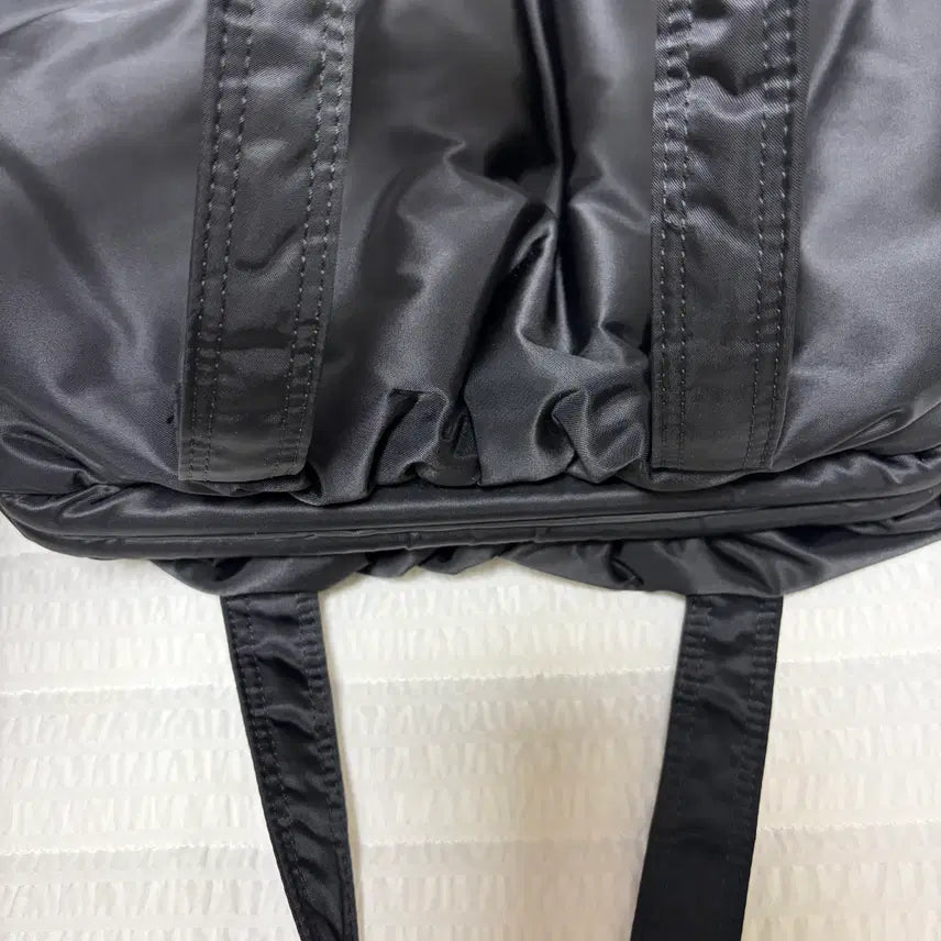[SOLD OUT] 꼼데가르송 빅 나일론 패딩 가마구찌 토트백