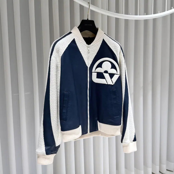 [SOLD OUT] ( S+ / 50 ) 루이비통 플라워 믹스 레더 테디 바시티 블루종