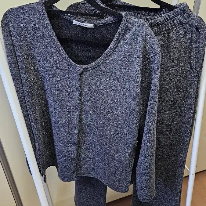 [BUNJANG] Unbranded U-Neck Two-Piece Terry Set - Charcoal / 국내제작 투피스 쭈리세트 / 유넥 패드 쭈리 투피스 차콜