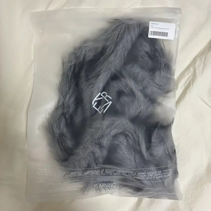 [BUNJANG] YEARNING Fur Muffler / YEARNING 퍼 머플러 섀도우 새상품