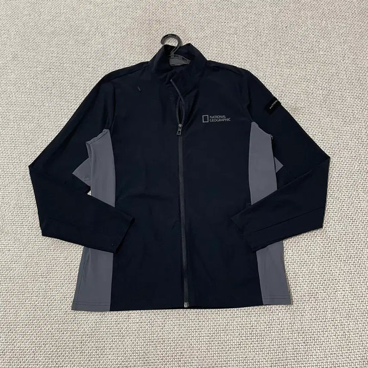 [BUNJANG] National Geographic Training Top (Zip-up) - Size 100 / L 네셔널지오그래픽 트레이닝복 집업 상의 N.9311