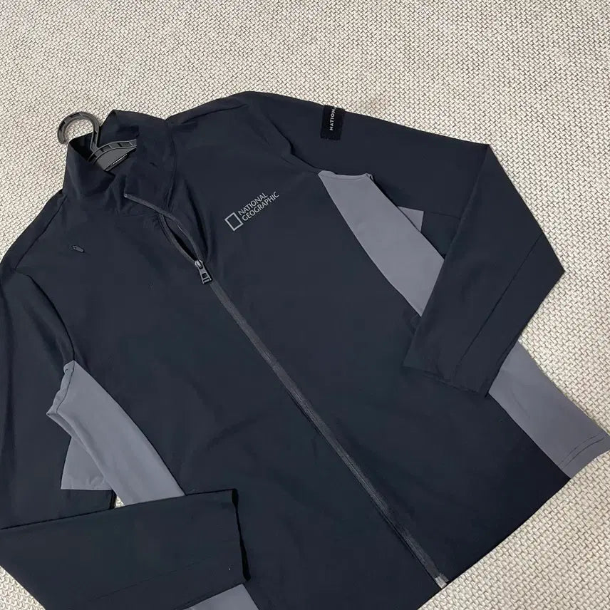 [BUNJANG] National Geographic Training Top (Zip-up) - Size 100 / L 네셔널지오그래픽 트레이닝복 집업 상의 N.9311